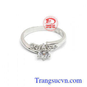 Nhẫn nữ vàng trắng 18k quý phái là món quà tặng tuyệt vời cho người yêu thương