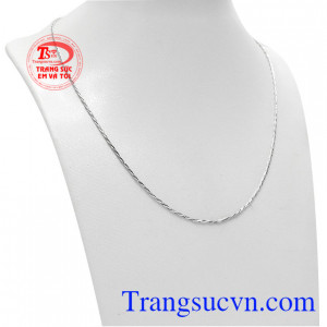 Dây chuyền nữ quyến rũ vàng trắng được nhập khẩu từ Italy.