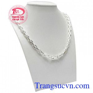 Sản phẩm dây chuyền đẹp, đẳng cấp phái mạnh, phù hợp với nhiều trang phục