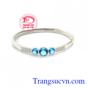 Vòng tay bạc dễ thương