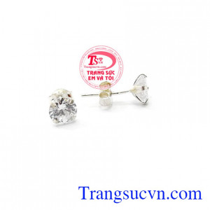 Hoa tai nụ lấp lánh được các bạn nữ ưa thích