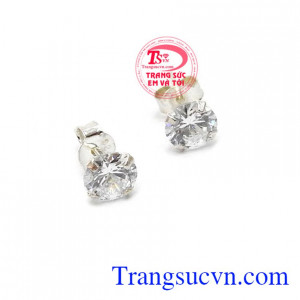 Sản phẩm được gắn đá kim cương nhân tạo đẹp, độ sáng cao, phay sắc nét, lấp lánh