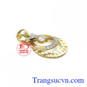 Sản phẩm phù hợp để làm quà tặng cho người phụ nữ của bạn trong những dịp quan trọng. Mặt dây nữ sang trọng 18k
