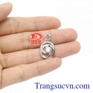 Trang sức vàng tây bền đẹp, sáng bóng. Mặt dây nữ hoa vàng trắng 18k