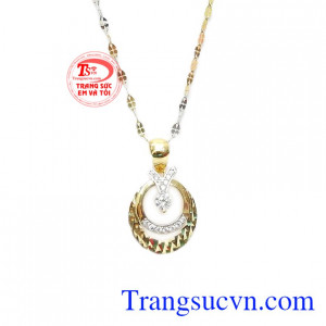 Bộ trang sức thích hợp làm quà tặng cho người phụ nữ mà bạn yêu thương. Bộ trang sức sang trọng 18k