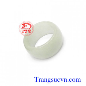 Nhẫn ngọc cẩm thạch thiên nhiên cao cấp