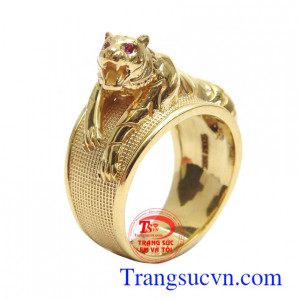 Nhẫn nam chạm khắc mạnh mẽ 18k mang lại phong cách riêng đẳng cấp, cá tính và thời trang cho phái mạnh