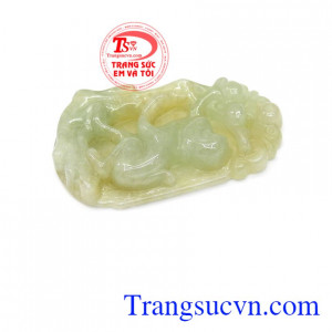 Sản phẩm ngọc cẩm thạch đẹp dùng để làm mặt dây đeo cổ