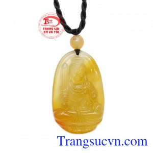 Mặt đá được chạm khắc theo phật bất động minh vương tượng trưng cho lý tính.