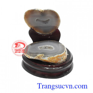 Tụ bát bảo đá quý chiêu tài trong phong thủy là biểu tượng cho trí thông minh, sức mạnh, sáng suốt và may mắn của con người