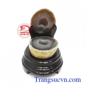 Tụ bát bảo tài lộc an nhiên có tác dụng mang lại may mắn, chiêu tài phát lộc, tiêu trừ hung khí, gia tăng cát khí