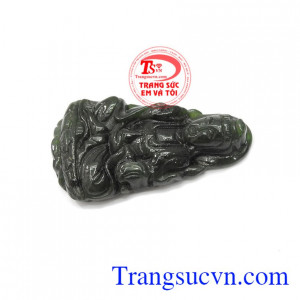 sản phẩm ngọc cẩm thạch thiên nhiên đẹp, được chế tác tinh tế, sắc nét