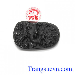 Sản phẩm được chế tác chạm khắc hình rồng 3D mạnh mẽ, sắc nét