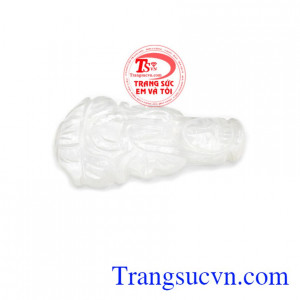 Thạch anh trắng mang năng lượng tốt có thể hóa giải những vận rủi, đem lại may mắn trong công việc và cuộc sống