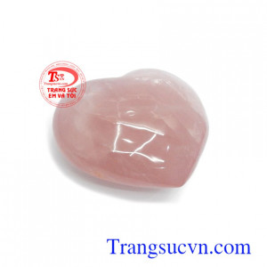 Trái tim thạch anh hồng tình yêu có tác dụng dập tắt những cơn nóng giận, phiền muộn, tăng cường sức khỏe cho người sử dụng