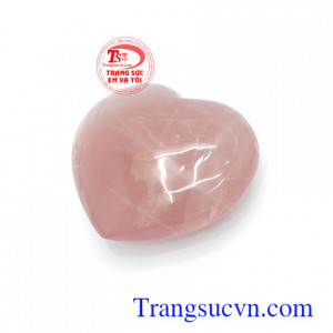Trái tim đá thạch anh hồng thể hiện tình yêu lãng mạn và sự quan tâm sâu sắc trong tình cảm lứa đôi