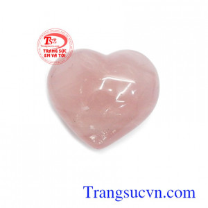 Trái tim thạch anh hồng may mắn là vật phẩm của tình yêu, thạch anh hồng tăng cường năng lượng tích cực cho tình yêu và hôn nhân