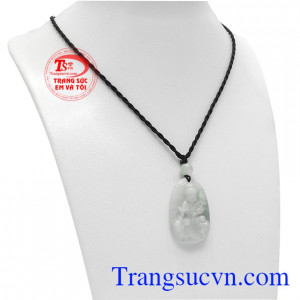 Mặt phật cẩm thạch tuổi thìn và tuổi tỵ được chế tác từ ngọc cẩm thạch thiên nhiên. 