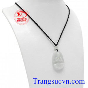 Mặt phật cẩm thạch tuổi mùi-tuổi thân được chế tác từ ngọc cẩm thạch thiên nhiên. 