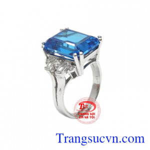 Nhẫn nữ vương vàng trắng