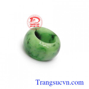 Mặt ngọc lu thống may mắn có tác dụng phong thủy như cân bằng cảm xúc, điều hòa huyết áp