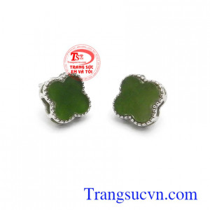 Hoa tai cỏ bốn lá may mắn với ngọc Nephrite là biểu tượng của sức khỏe