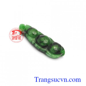 Mặt ngọc cẩm thạch đậu may mắn trong phong thủy có tác dụng tránh vận xui xẻo, mang may mắn, bình an đến cho người đeo.