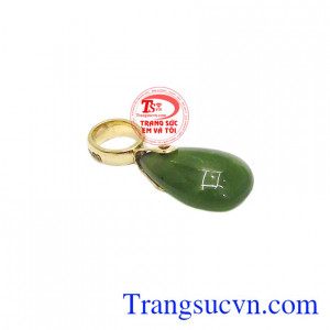 Mặt dây giọt nước nepherite được kết hợp từ vàng 14k và ngọc nepherite thiên nhiên.