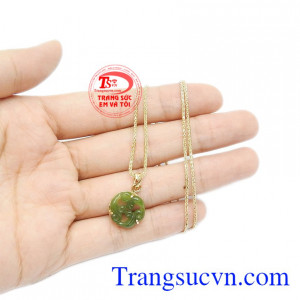 Trang sức vàng tây sang trọng. Bộ trang sức cẩm thạch đáng yêu