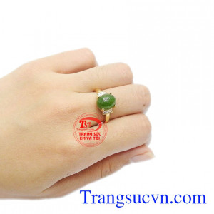 Sản phẩm có giấy kiểm định đá quý.