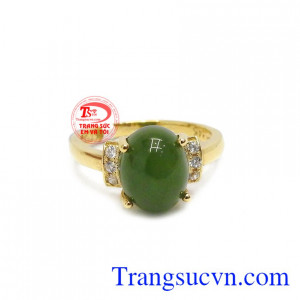 Nhẫn nữ nephrite đẹp được kết hợp từ vàng tây 14k và ngọc cẩm thạch thiên nhiên.