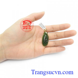 Mặt dây Nephrite tài lộc bọc vàng 14k bền đẹp, chất lượng, phù hợp nhiều loại dây chuyền khác nhau