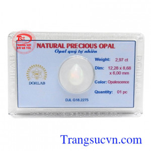 Opal ép vỉ hình giọt nước giúp người đeo đạt được những điều may mắn, hạnh phúc trong cuộc sống và trong công việc