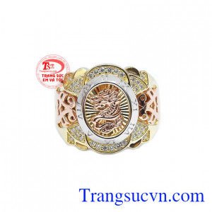 Nhẫn nam thời trang Hàn Quốc được chế tác từ vàng tây 10k. 