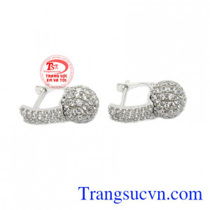 Hoa tai đẹp vàng Hàn Quốc được chế tác từ vàng trắng cùng đá Cz lấp lánh.