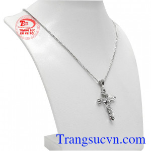 Bộ trang sức tình yêu Thiên Chúa vàng trắng mang đến cho người dùng một sản phẩm sang trọng và tinh tế.