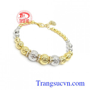 Lắc tay vàng 10k quý phái phù hợp phong cách sang trọng, dịu dàng và tinh tế cho phái đẹp, là dòng sản phẩm rất được ưa chuộng