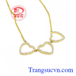 Dây chuyền tình yêu đẹp là món quà ý nghĩa dành tặng bạn gái