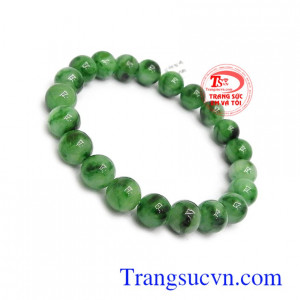 Chuỗi tay phỉ thúy bình an 9 ly vừa đem lại sự thời trang vừa có thể ở bên bạn như một lá bùa hộ mệnh đem lại may mắn, tiền tài danh vọng