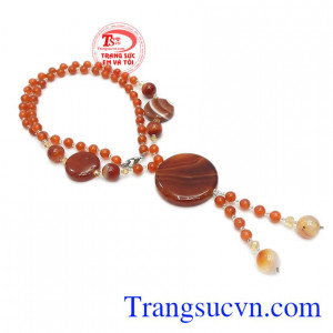 Chuỗi cổ hợp phong thủy, mang đến cho người dùng sự may mắn và bình an.