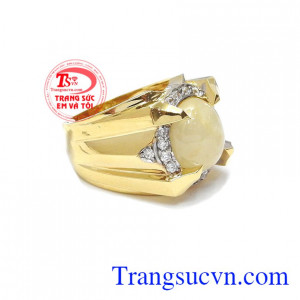 Nhẫn nam saphia đẳng cấp được chế tác từ vàng 14k, giao hàng nhanh trên toàn quốc