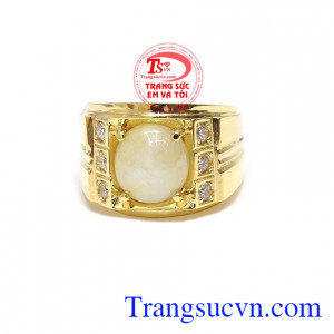 Đá saphia mang vẻ đẹp quyền quý, sang trọng