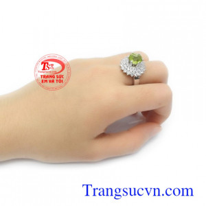 Nhẫn nữ vàng trắng đá quý thiên nhiên