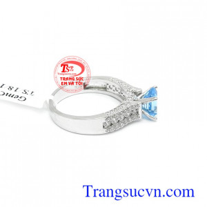 Nhẫn nữ vàng trắng Topaz tài lộc