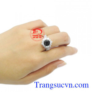 Sản phẩm có giấy kiểm định đá quý, bảo hành uy tín, giao hàng toàn quốc.