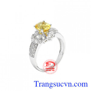 Nhẫn nữ thạch anh vàng quý phái