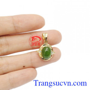 Sản phẩm bảo hành uy tín, giao hàng toàn quốc. Mặt dây nepherite nữ hoàng