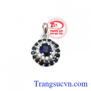 Mặt dây sapphire quý tộc là sản phẩm mặt dây đá sapphire thiên nhiên có giấy kiểm định
