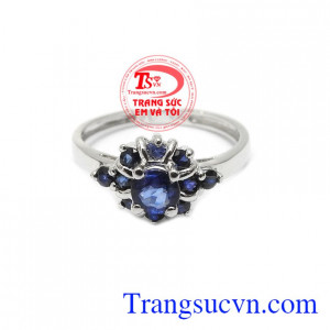  Đá sapphire mang lại sự tập trung tâm trí, giảm sự mệ mỏi, căng thẳng, giúp tinh thần thoải mái và loại bỏ được những suy nghĩ tiêu cực cho người đeo