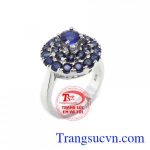 Nhẫn nữ sapphire quý phái 14k là sản phẩm đẹp sang trọng, tinh tế, có giấy kiểm định đá thiên nhiên